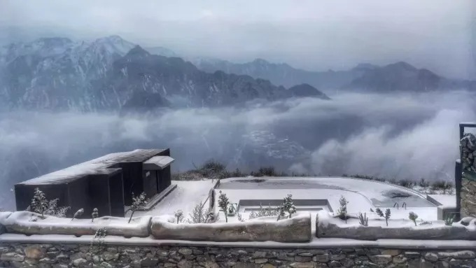 Schnee auf der Hochweide im Winter