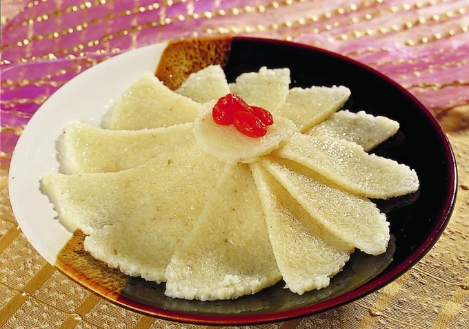 小さく切ってシロップをかけた蜂蜜冷やし粽
