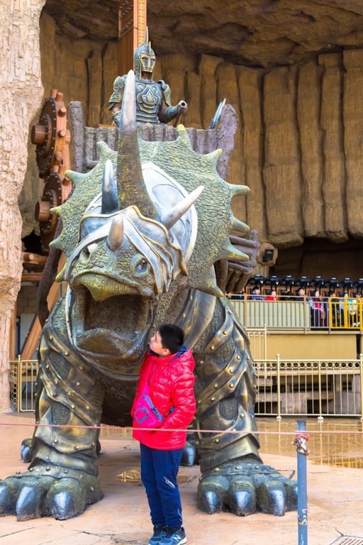 Una atracción en la zona Cooksuk de China Dinosaur Park