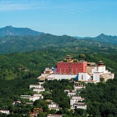 Tempelgebäude des Putuo-Zongcheng-Tempels in Chengde