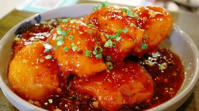 Fish-fragrant lotus root boxes