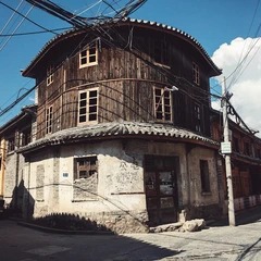 Estrada, campos e árvores nos arredores do Centro Histórico de Xizhou