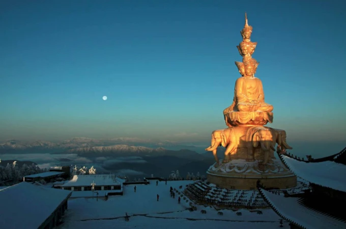 O Cume Dourado do monte Emei