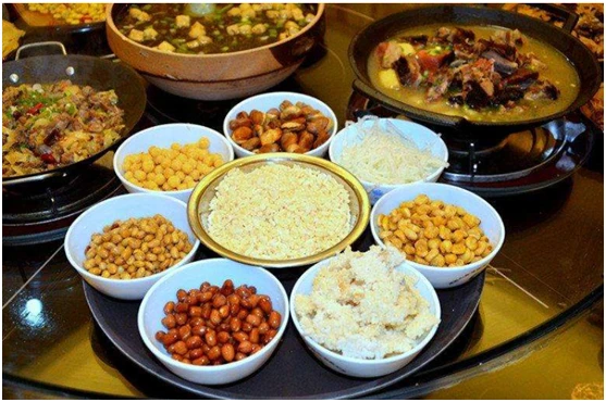 Tujia oil tea soup with grains and nuts
