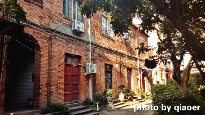 Yiyuan, a brick house in Kangshanli