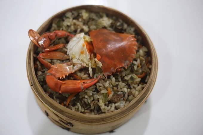 Arroz con cangrejo rojo en un restaurante de Fuzhou