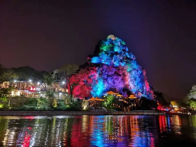 Cena do rio Li em Guilin à noite