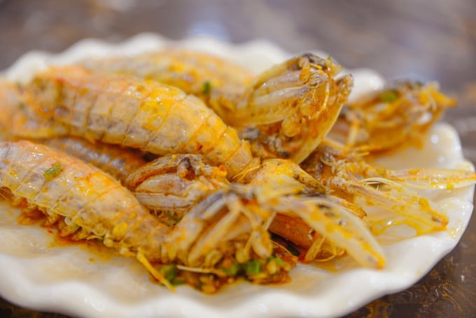 하이커우의 수산물 조리 식당에 나온 해산물 요리