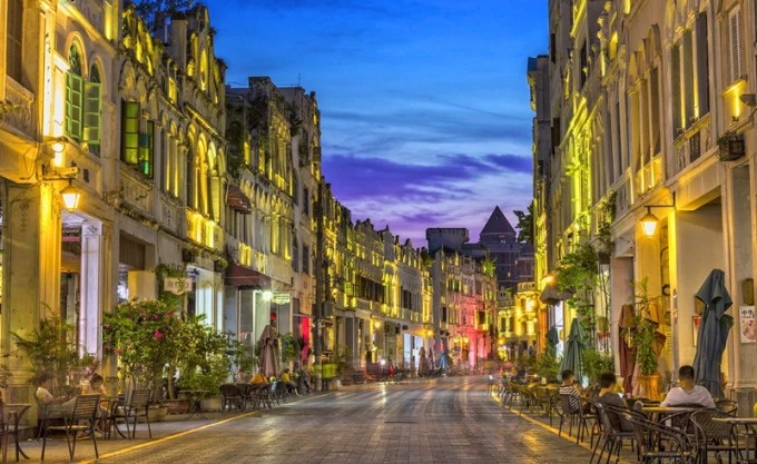 Edificios con arcadas a lo largo de la Calle Antigua de Qilou