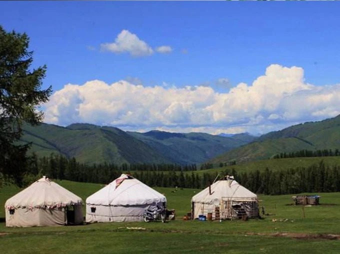 Horse riding on the Hulunbuir grassland