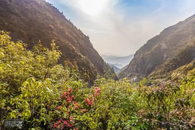 Stone path on the Huihang Ancient Trail