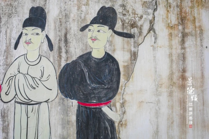 Un mural pintado en una pared de la antigua fábrica de cerámica