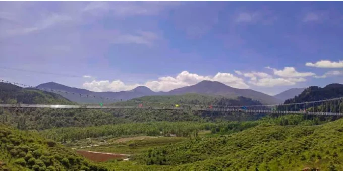 Vista da área cénica do Monte Fatai no condado de Hezheng