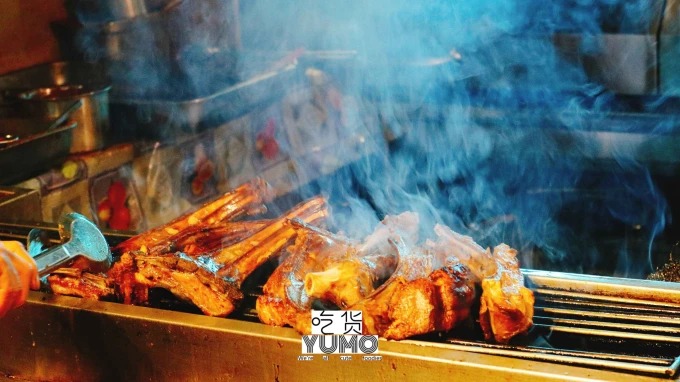 Roast lamb leg with cumin and chilli