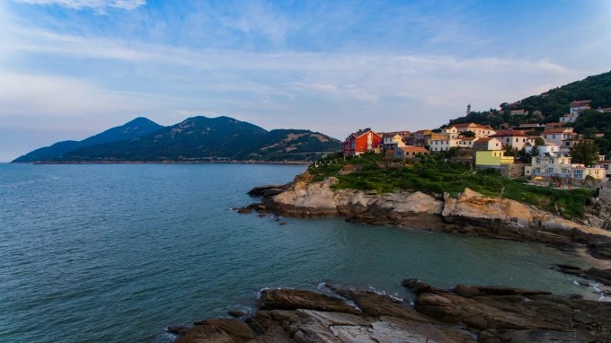 Küstenhügel und Meer bei Liandao, Lianyungang