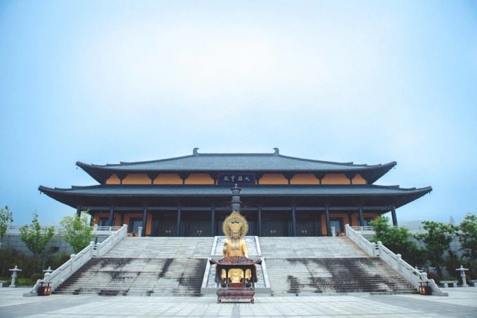 Faqi Temple on Offshore Yuntai Mountain