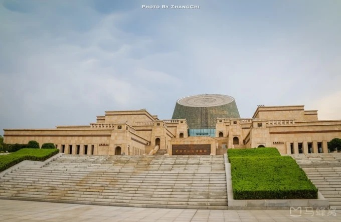 Exterior of Baoji Bronze Ware Museum with its platform-and-five-ding form