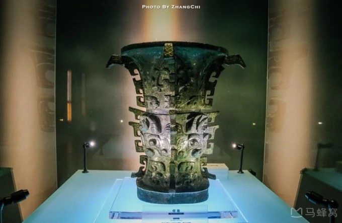 He zun bronze vessel with inscribed interior