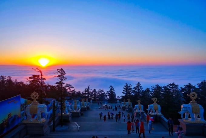 어메이산의 산악 풍경