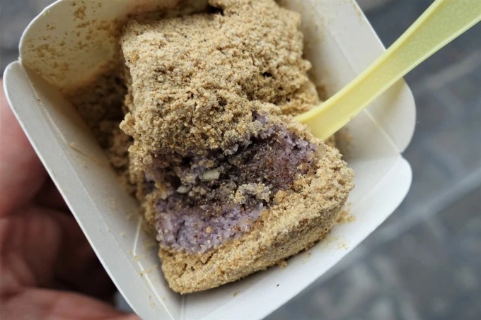 Gedämpfter Chongchong-Kuchen mit Sesam und braunem Zucker