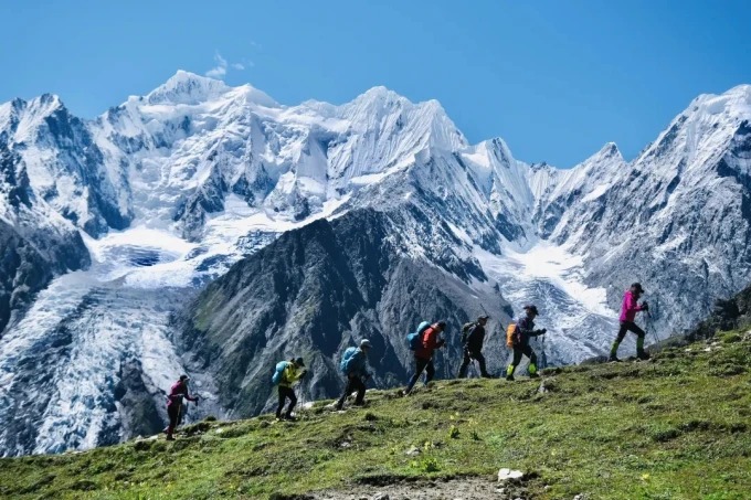 Glacier and peaks near Pojun camp