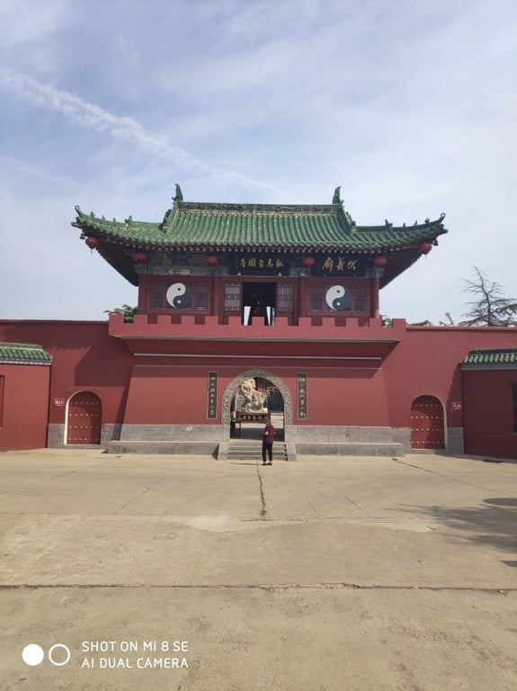 Der Longma-Foutu-Tempel bei Luoyang