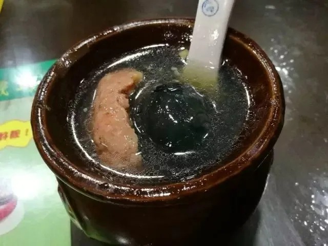 ピータン入り肉餅湯の壺