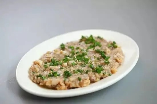 調理前の南方風豚肉パティ