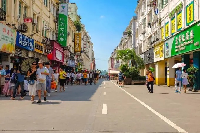 La rue piétonne Zhongshan