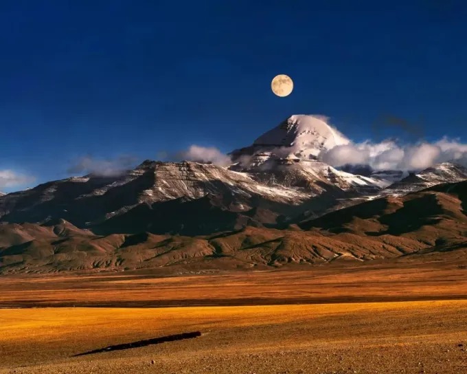 High snow mountains and open plateau terrain in Ngari