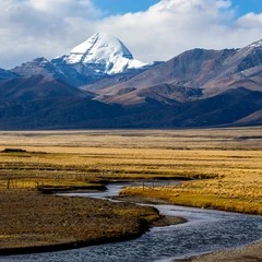 El monte Kailash sobre la meseta