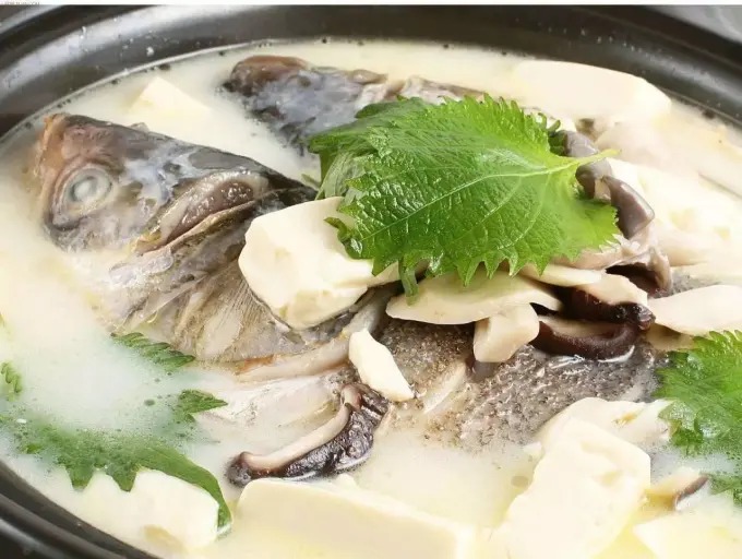 千島湖の魚頭スープ