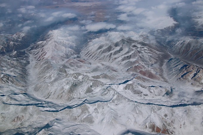 Paisaje abierto cerca de las montañas de Qilian