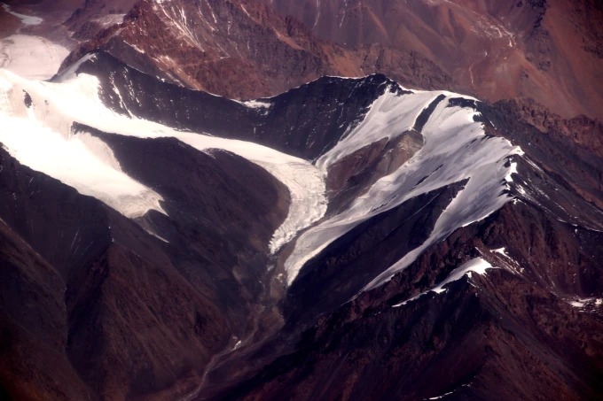 Hielo y nieve en la cordillera de Qilian