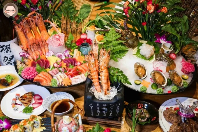 Sala privada de tatami con mesa hundida