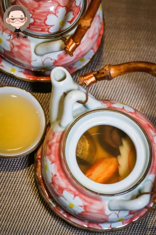 Sopa de marisco en tetera con limón