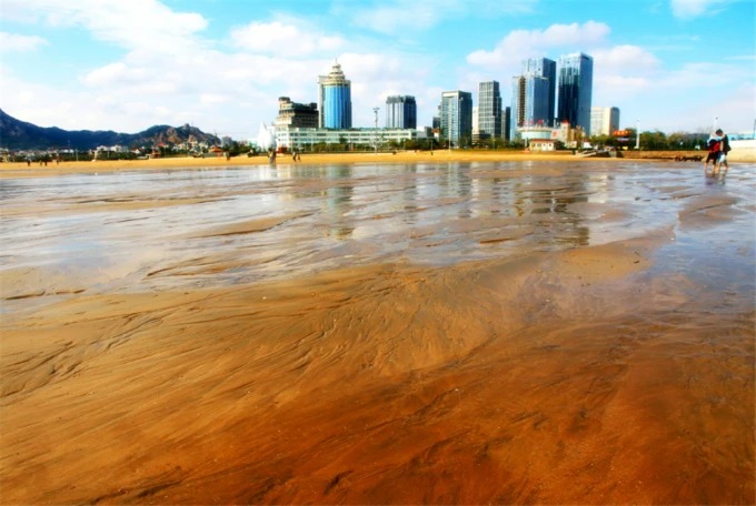 Ufer des Dritten Badestrands in Rizhao