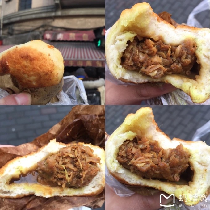 Ein gebratenes Rindfleischbrötchen in Papier