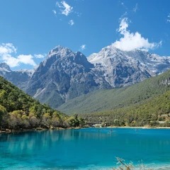 Berglandschaft im Gebiet des Jade-Drachen-Schneebergs