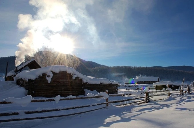 Kanas y Hemu cubiertos de nieve en invierno