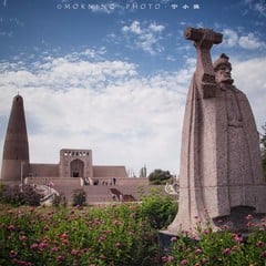 La pagoda Sugong, una torre cónica de ladrillo en Turpan