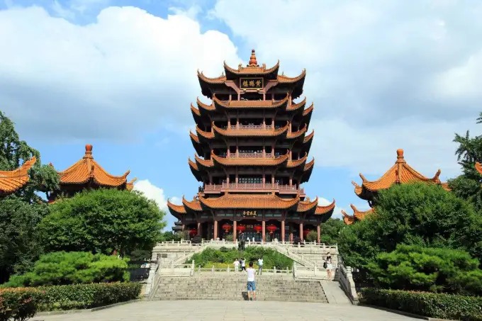 Eine Ansicht zum Gelben-Kranich-Turm in Wuhan