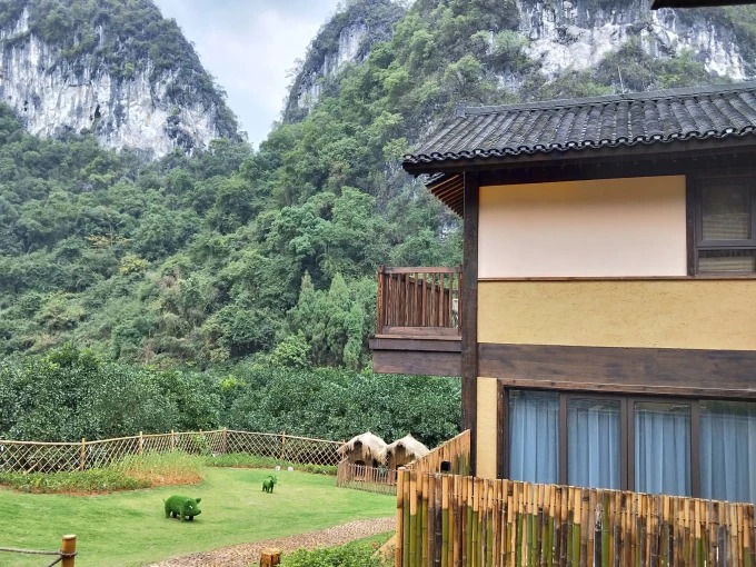 Bâtiment et pelouse de Yunjian Qianmo