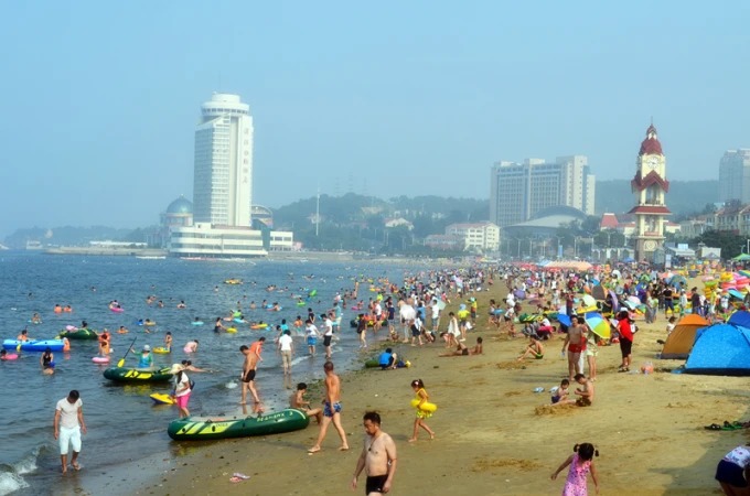 Yantais Erster Badestrand am städtischen Ufer