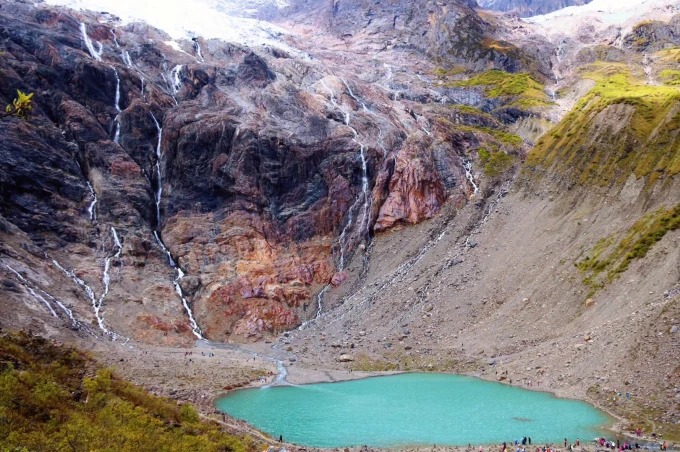 Ice Lake below steep mountain walls