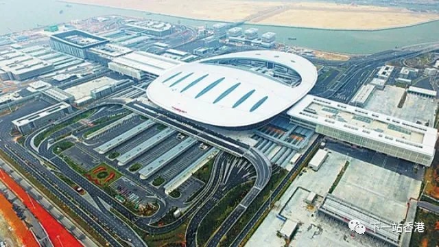 Darstellung eines Passagierterminals mit Zufahrtsstraßen